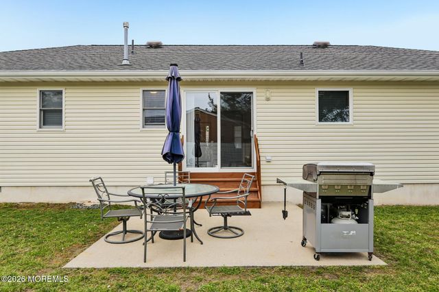 92 Birch Street, Beachwood, NJ 08722