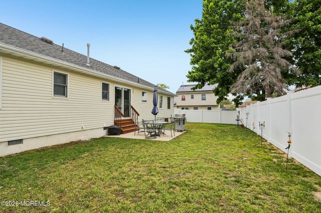 92 Birch Street, Beachwood, NJ 08722
