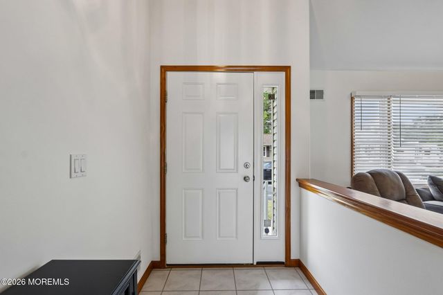 92 Birch Street, Beachwood, NJ 08722
