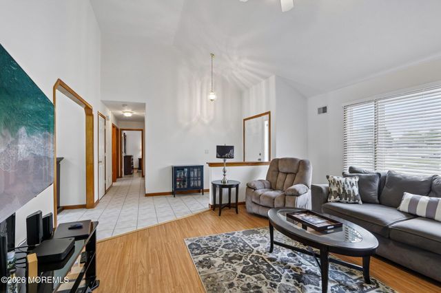 92 Birch Street, Beachwood, NJ 08722