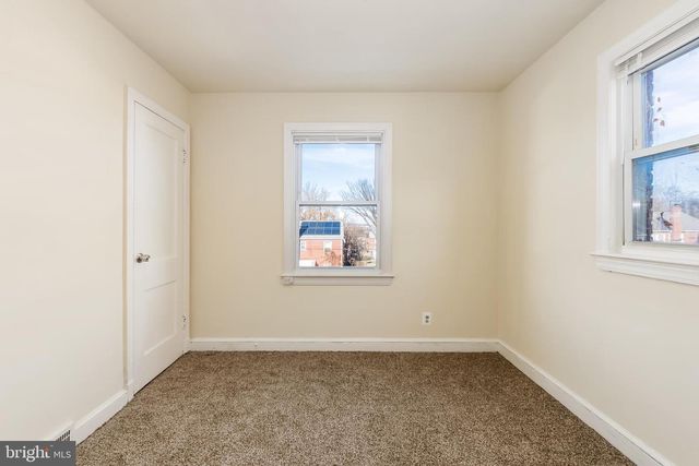 2010 T ST SE, Washington, DC 20020