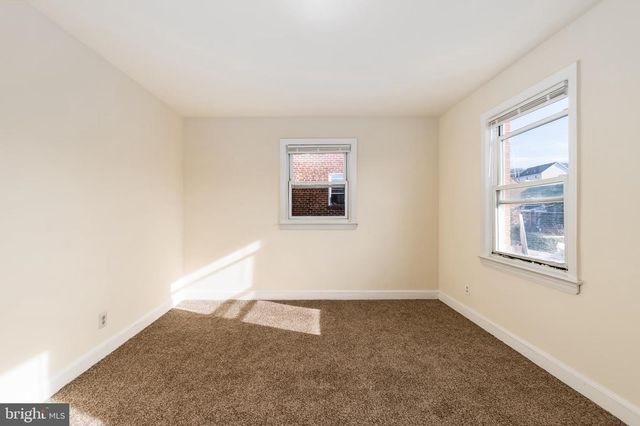 2010 T ST SE, Washington, DC 20020