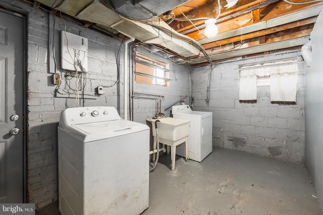 2010 T ST SE, Washington, DC 20020