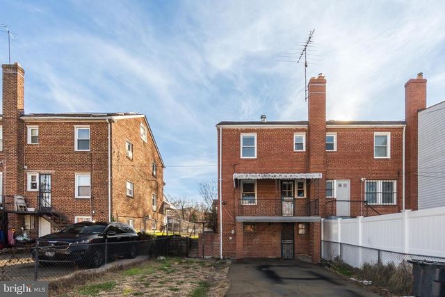 2010 T ST SE, Washington, DC 20020