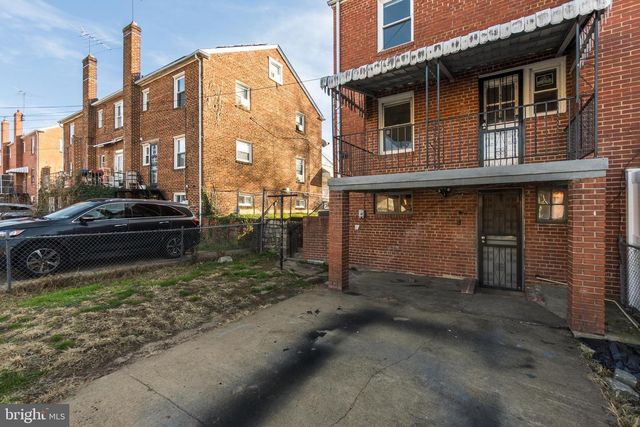 2010 T ST SE, Washington, DC 20020