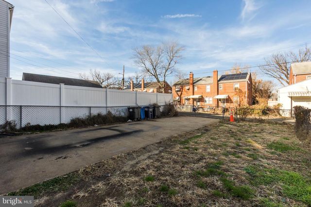 2010 T ST SE, Washington, DC 20020