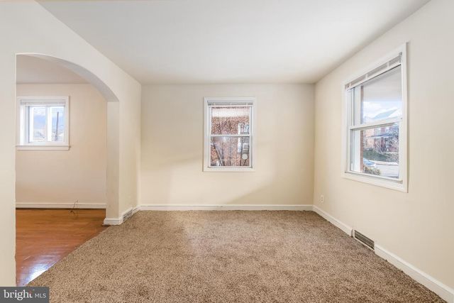 2010 T ST SE, Washington, DC 20020