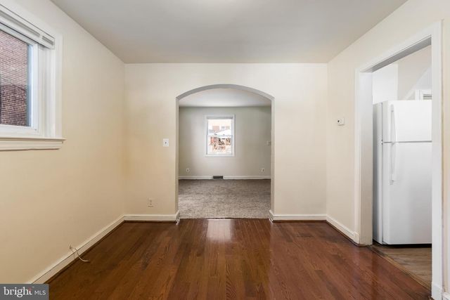 2010 T ST SE, Washington, DC 20020