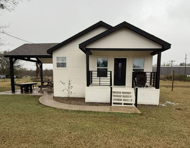 11526 E US Hwy 80, Terrell, TX 75161