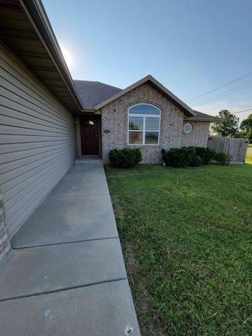 100 Hawthorn Avenue, Rogersville, MO 65742