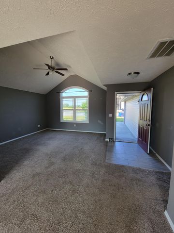100 Hawthorn Avenue, Rogersville, MO 65742