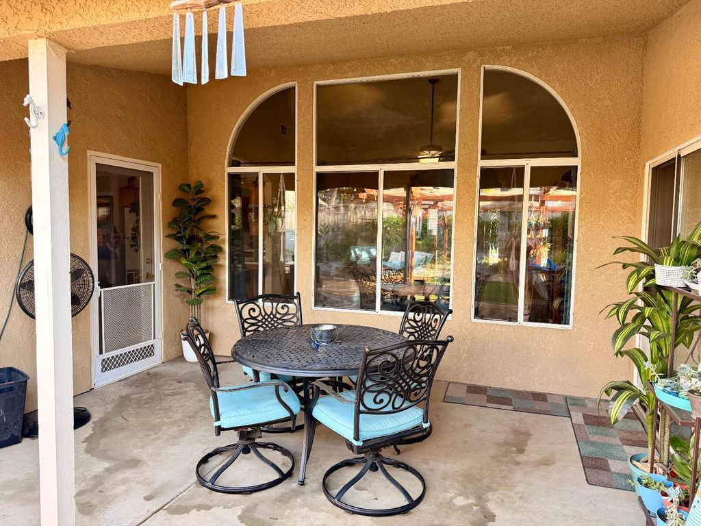 Image 28 of property listing at 2555 Bellaire Way, Clovis, CA 93611