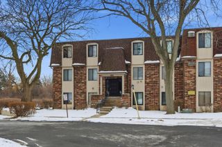 835 Waterview Circle 2, Vernon Hills, IL 60061