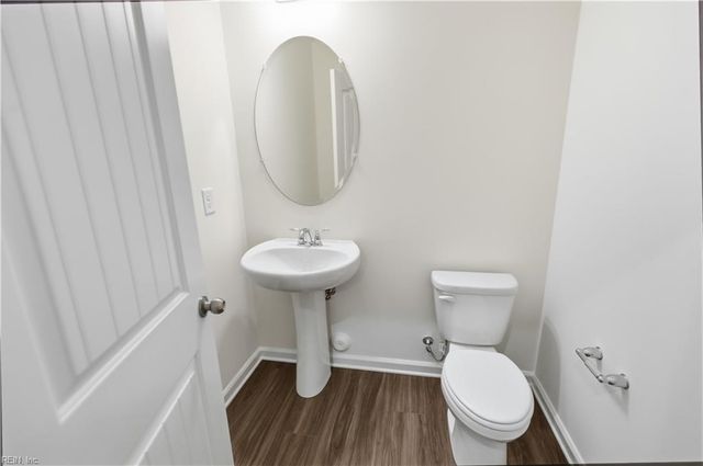 1533 Waltham LN, Newport News, VA 23608