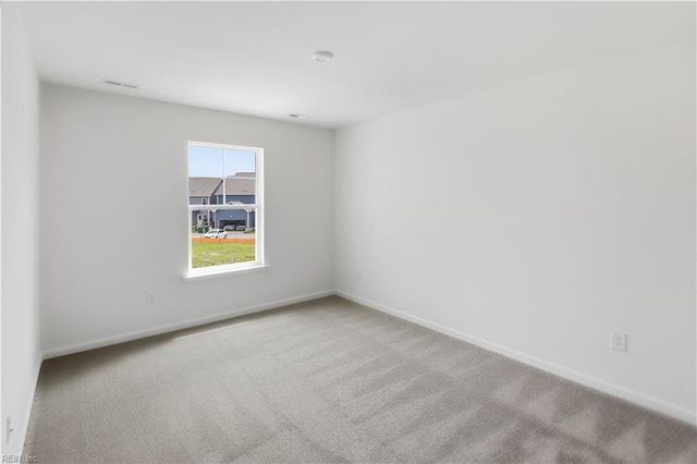 1533 Waltham LN, Newport News, VA 23608