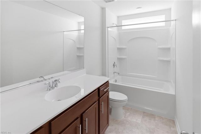 1533 Waltham LN, Newport News, VA 23608