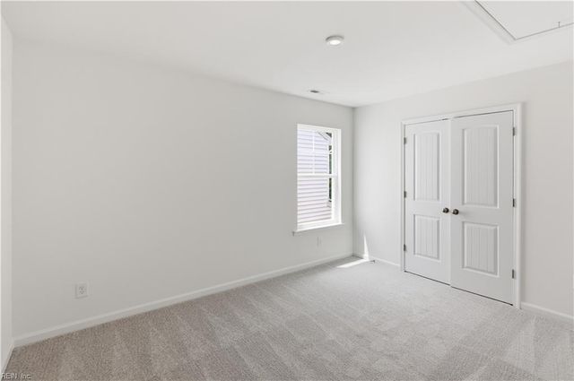 1533 Waltham LN, Newport News, VA 23608