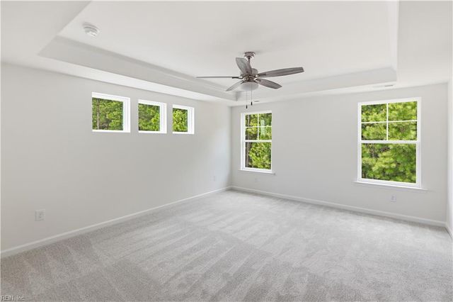 1533 Waltham LN, Newport News, VA 23608