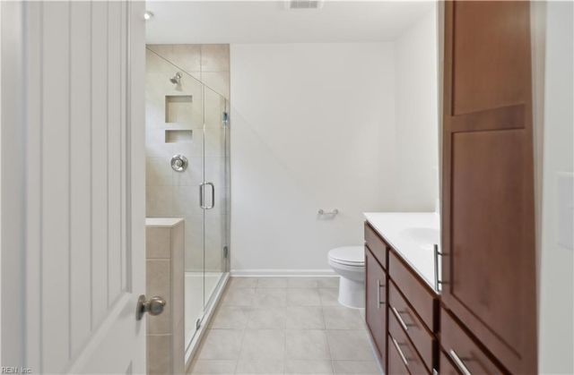 1533 Waltham LN, Newport News, VA 23608