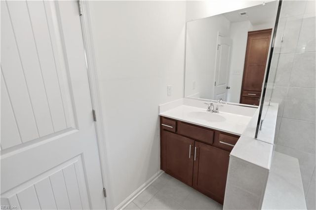 1533 Waltham LN, Newport News, VA 23608