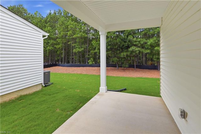 1533 Waltham LN, Newport News, VA 23608