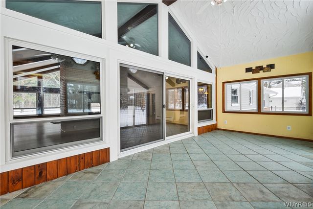 5242 Mckinley Parkway, Hamburg, NY 14075