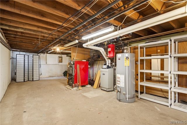 5242 Mckinley Parkway, Hamburg, NY 14075