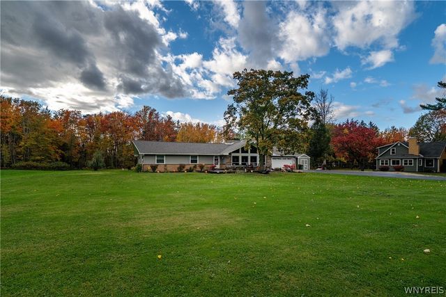 5242 Mckinley Parkway, Hamburg, NY 14075