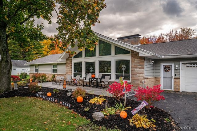 5242 Mckinley Parkway, Hamburg, NY 14075