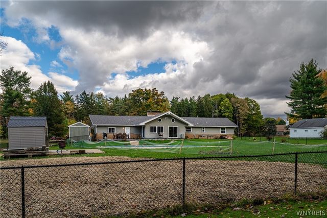 5242 Mckinley Parkway, Hamburg, NY 14075