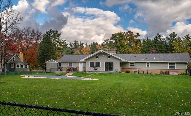 5242 Mckinley Parkway, Hamburg, NY 14075