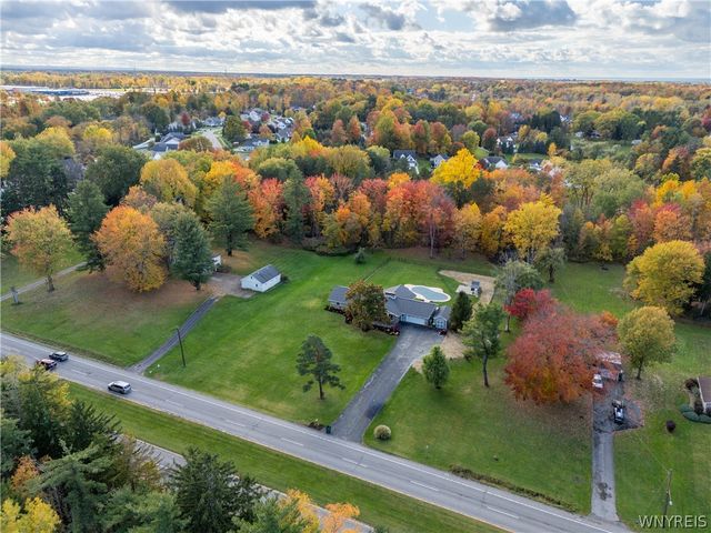 5242 Mckinley Parkway, Hamburg, NY 14075