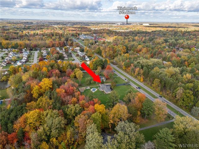 5242 Mckinley Parkway, Hamburg, NY 14075