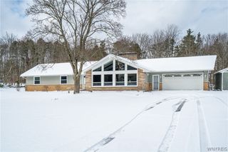 5242 Mckinley Parkway, Hamburg, NY 14075