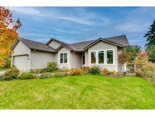 2049 Ne GRANDHAVEN St, Mc Minnville, OR 97128