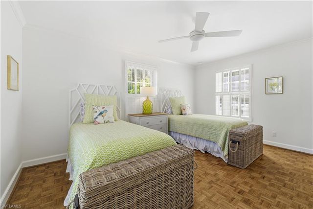 2700 Lantern LN, Naples, FL 34102