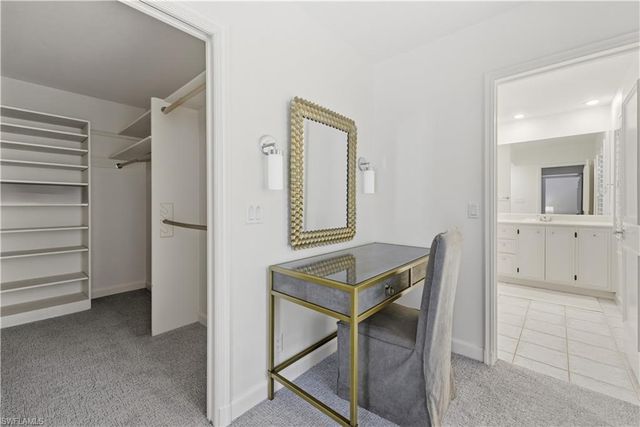 2700 Lantern LN, Naples, FL 34102