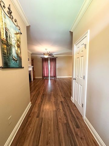 258 Dove Tail Dr, Gray, LA 70359