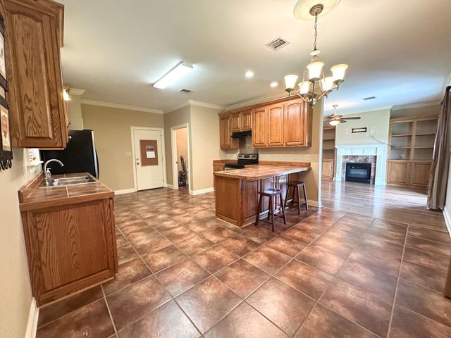 258 Dove Tail Dr, Gray, LA 70359