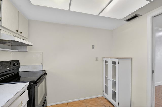 2667 Dudley Drive B, West Palm Beach, FL 33415