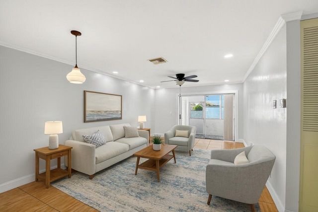 2667 Dudley Drive B, West Palm Beach, FL 33415