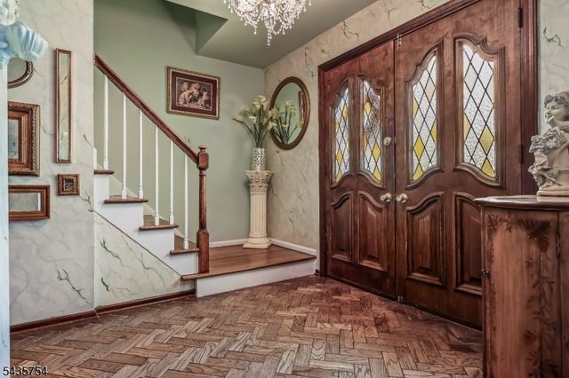 54 Eileen Way, Edison Twp., NJ 08837