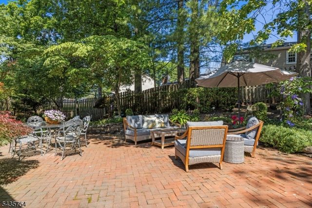54 Eileen Way, Edison Twp., NJ 08837