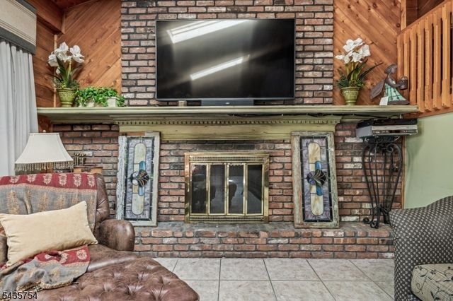 54 Eileen Way, Edison Twp., NJ 08837