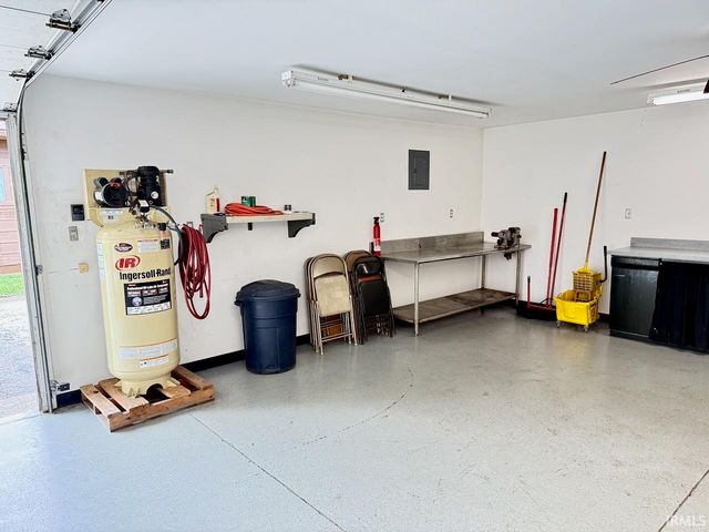 509 N Waldemere Road, Muncie, IN 47303