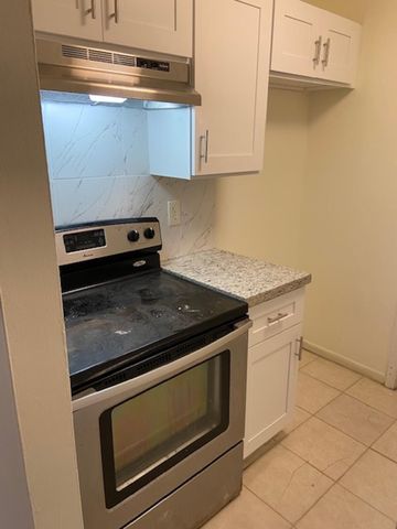 2530 Pierce Street 202, Hollywood, FL 33020
