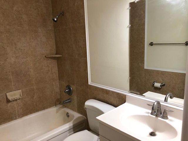 2530 Pierce Street 202, Hollywood, FL 33020