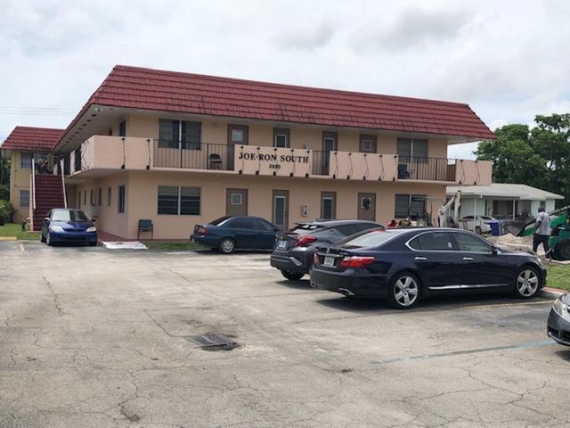 2530 Pierce Street 202, Hollywood, FL 33020