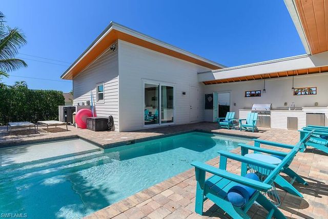 255 Columbus WAY, Marco Island, FL 34145