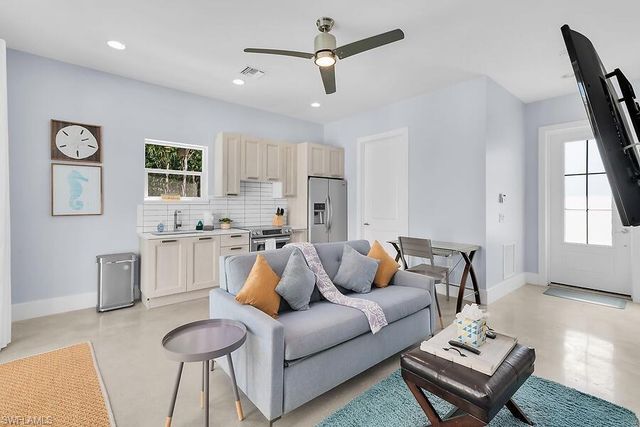 255 Columbus WAY, Marco Island, FL 34145